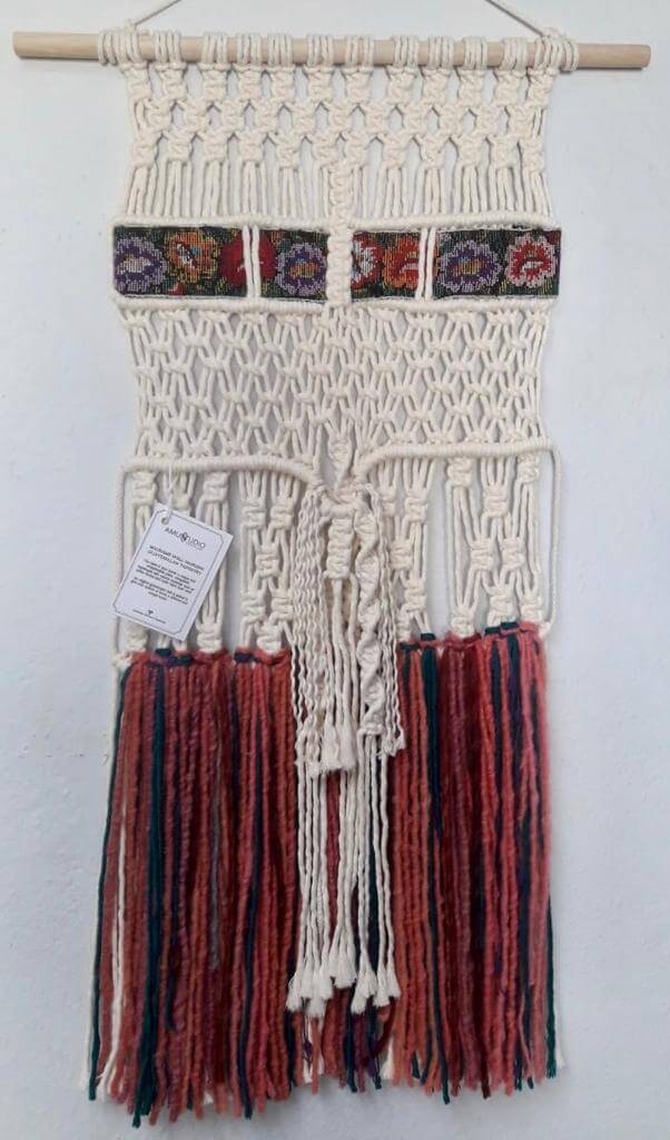 TAPIZ DECORATIVO DE MACRAME / CINTURON GUATEMALTECO /TONOS CORAL
